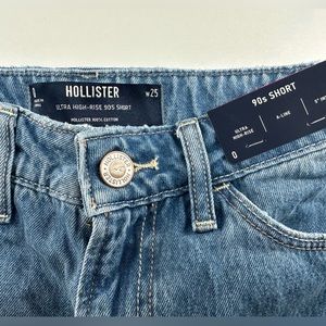 Hollister 90’s Mom shorts